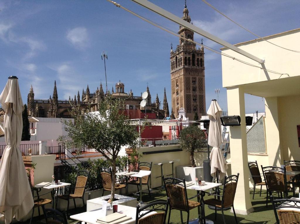 Hotel Palacio Alcazar Sevilla Bagian luar foto